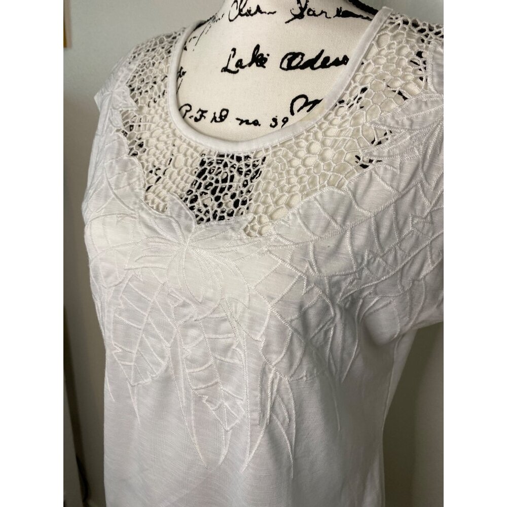 Top Short Cap Sleeve White on White Embroidered Crochet Neckline Rafaella Size M - Picture 3 of 8